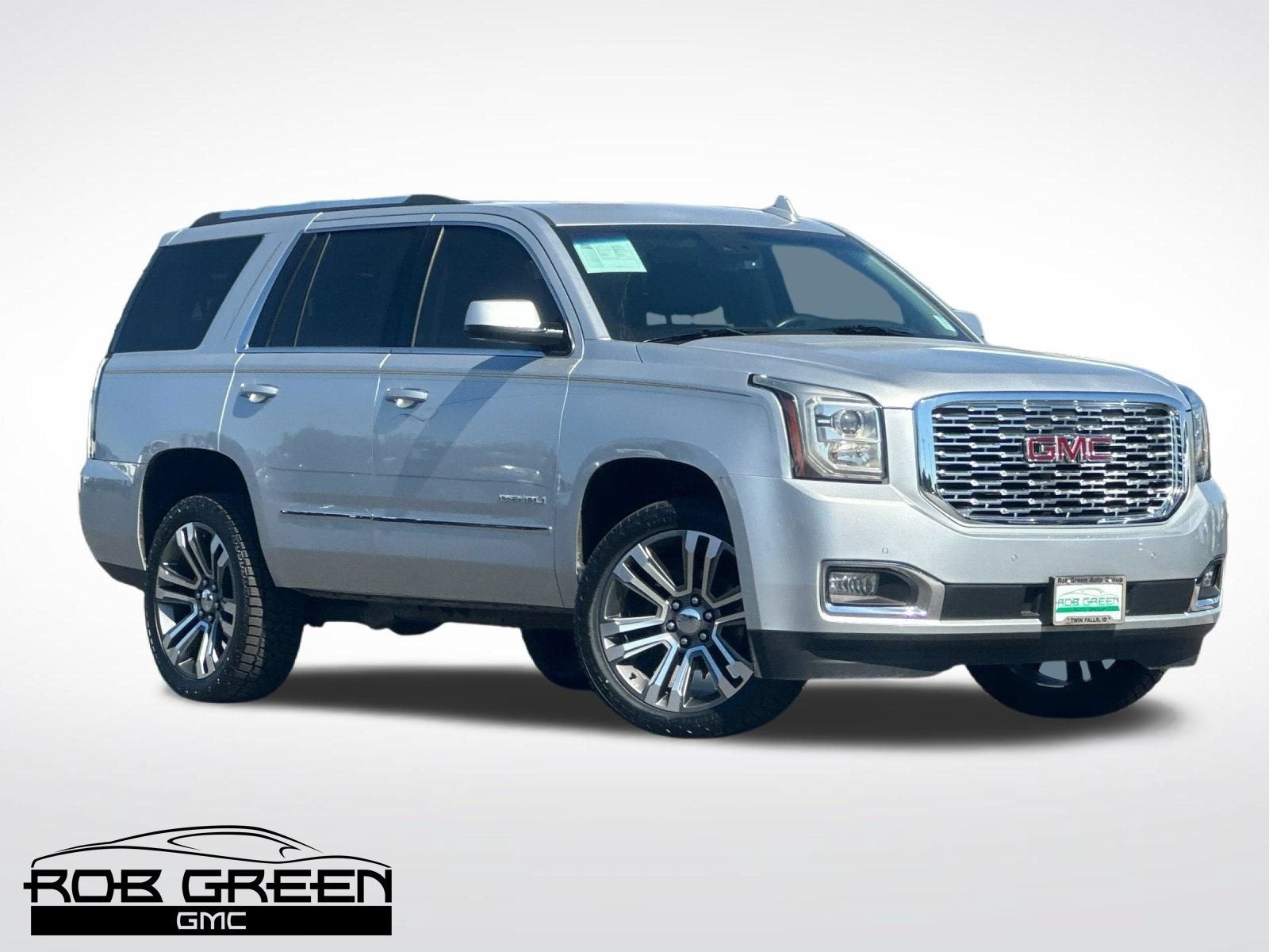 2020 GMC Yukon Denali in Quicksilver Metallic — front three-quarter view