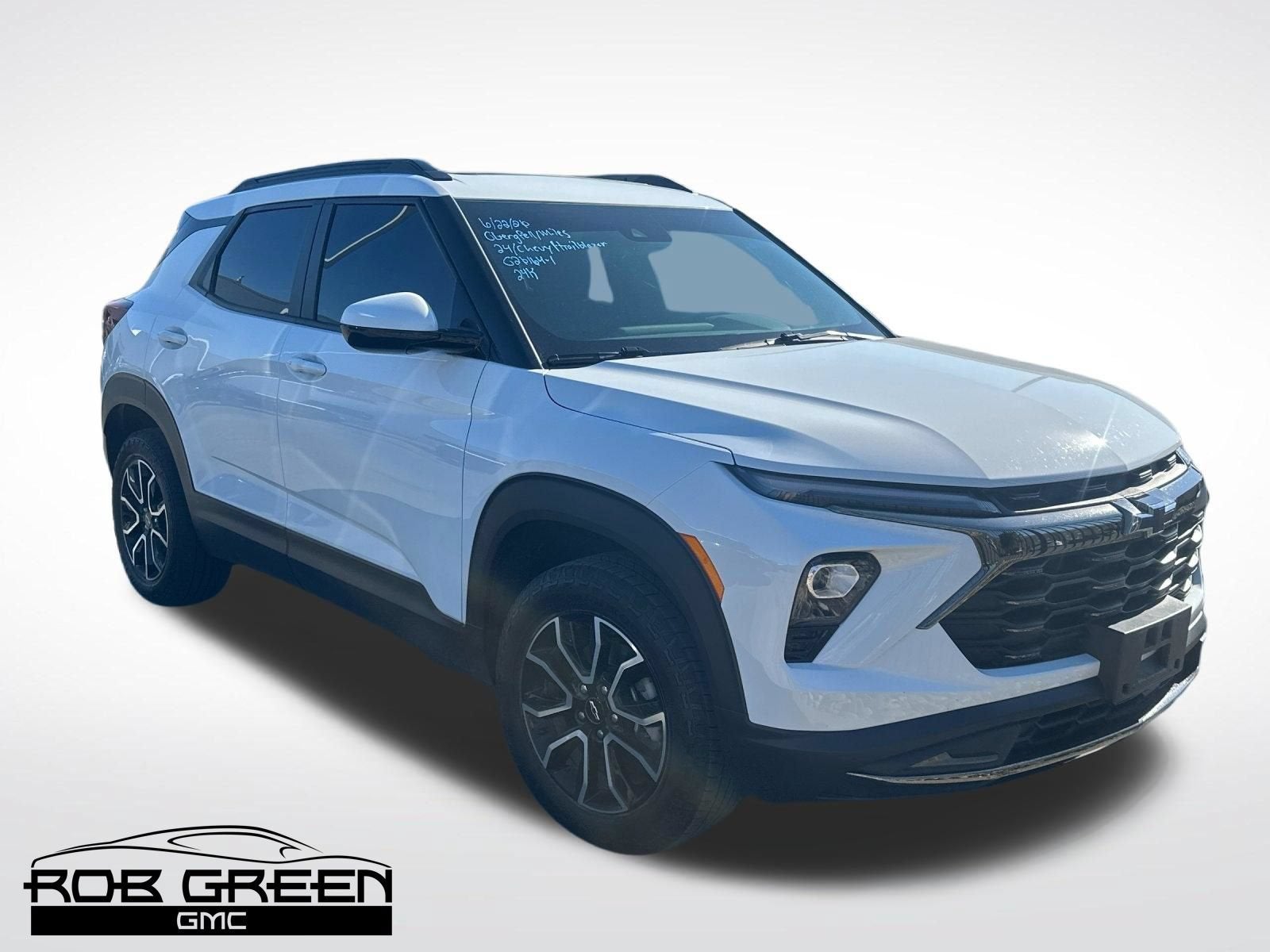2024 Chevrolet Trailblazer ACTIV in Summit White — front three-quarter view